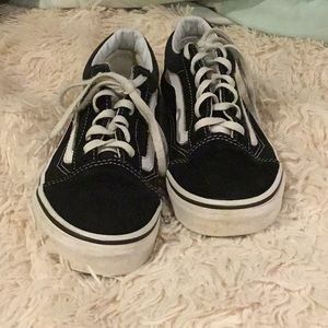 black low top vans old skool